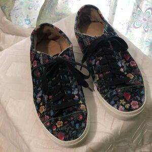 Velvety Floral Sneakers Sz 8